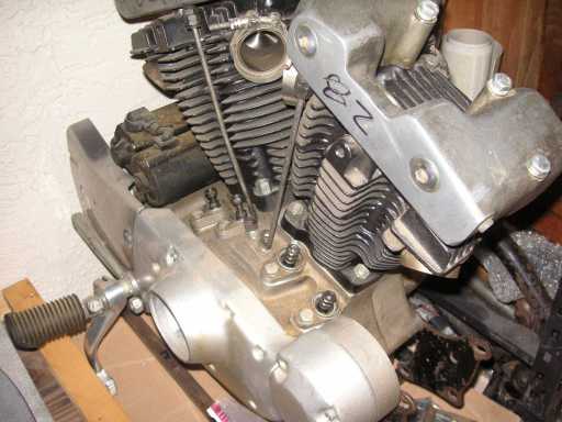 Sportster_garage_spare-engine-shelf-10